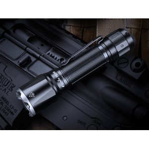 Latarka taktyczna LED Fenix TK16 V2.0 czarna