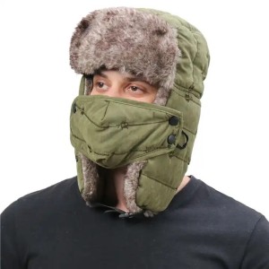 CZAPKA  MYŚLIWSKA  HUNTER  USZATKA  ZIMOWA  CIEPŁA  ZIELONA  Z  ODPINANĄ  MASKĄ