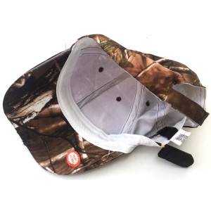 CZAPKA  MYŚLIWSKA  HUNTER  W  KAMUFLAŻU  Z  DIODAMI  LED
