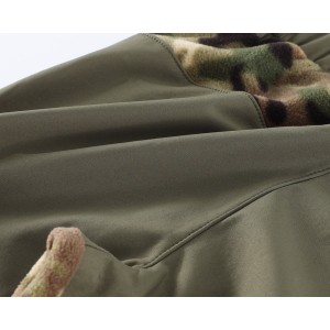 Komplet  myśliwski  HUNTER  Taktyczny  jesienno-zimowy  komplet  myśliwski  z  polaru  ,  kamuflaż  CP