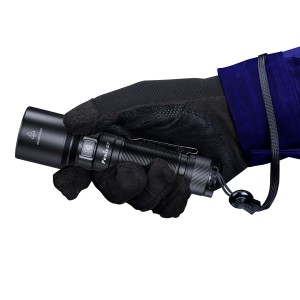 Latarka LED Fenix C7 czarna
