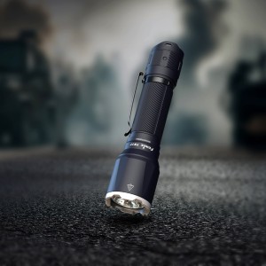 Latarka taktyczna LED Fenix TK17