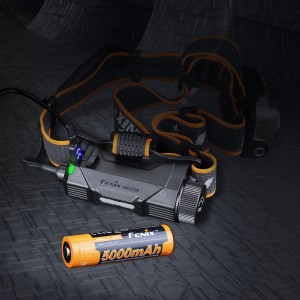 Latarka czołowa Fenix HP25R V2.0