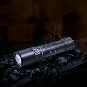 Latarka LED Fenix WF30RE