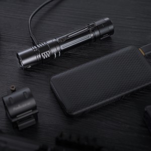 Latarka taktyczna LED Fenix PD36R Pro