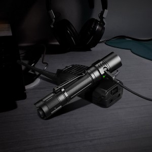 Latarka taktyczna LED Fenix PD35R