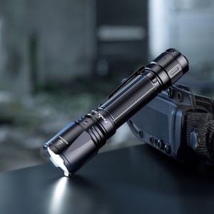 Latarka taktyczna LED Fenix TK11R