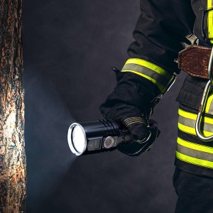 Latarka LED Fenix LR36R