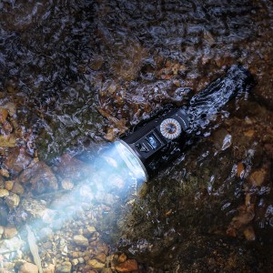 Latarka LED Fenix LR36R