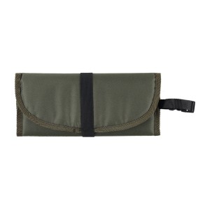 Siedzisko Forsport składane z karimatą - oliwkowy, haft dzik stoi w trawie